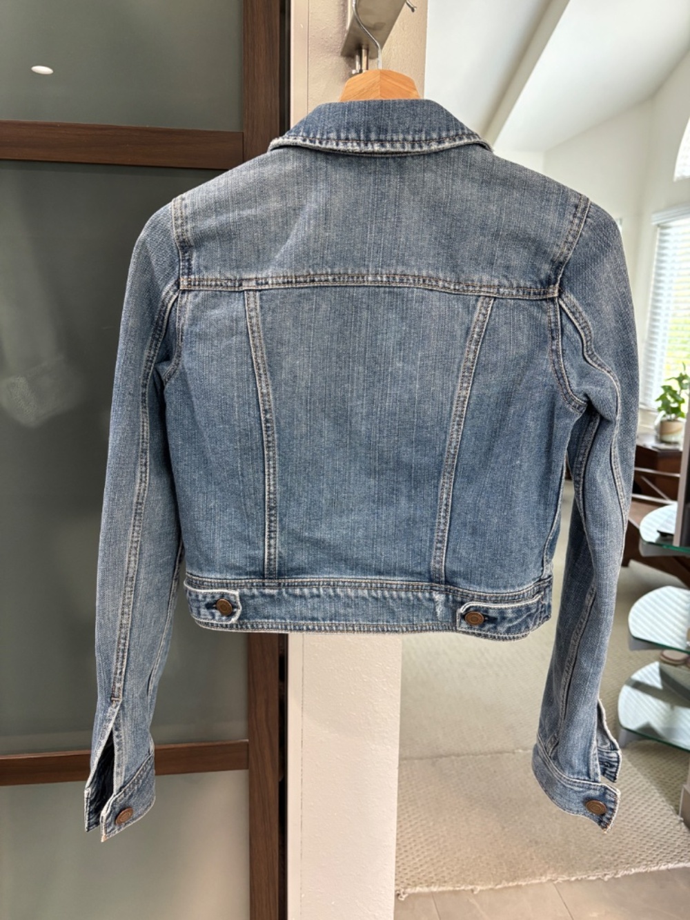 American Eagle Outfitters Classic Denim Jacket - Size XS - Picture 4 of 9